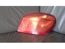 ox_sprzedam-tylnia-prawa-lampe-toyota-yaris-i