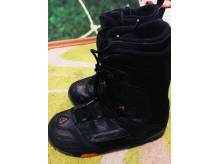 ox_buty-snowboard-atomic-47-snowboardowe-wkladka-305-cm