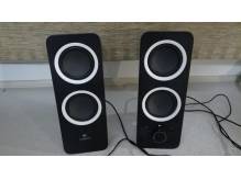 ox_glosniki-logitech-z200