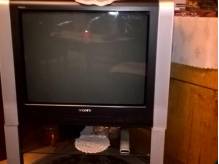 ox_tv-sony-wega-29-cali-ze-stolikiem-komplet