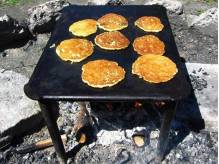 ox_stolik-na-ognisko-idealny-na-placki