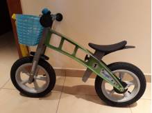 ox_rowerek-biegowy-firstbike-koszyk-kask