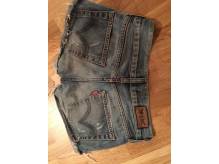 ox_krotkie-spodenki-levis