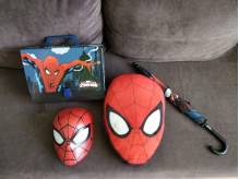ox_marvel-spiderman-zestaw-teczka-poduszka-oraz-parasol