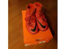 ox_buty-korki-ze-skarpeta-nike-rozmiar-365-235cm-jr-hypervenom-phelon-3