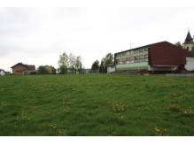 ox_czesc-dzialki-z-pawilonem-sportowy-i-infrastruktura-boisko-przetarg