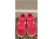 ox_adidasy-newfeel