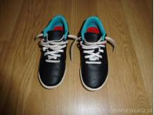 ox_buty-dzieciece-sportowe-kipsta