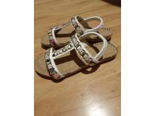 ox_nowe-sandaly-z-londynu-z-metka