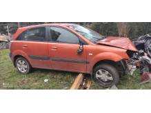 ox_uszkodzona-kia-rio-ii-2006-sprawny-silnik-diesel-ctdi