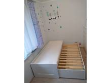 ox_lozko-ikea-brimnes