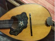 ox_porzadki-domowe-stary-instrument