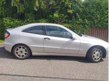 ox_sprzedam-mercedes-benz-c180-sport-coupe-rocznik-2001