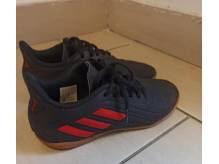 ox_buty-adidas-na-hale-halowki-r-36-225cm