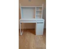 ox_biurko-micke-z-nadstawka-ikea