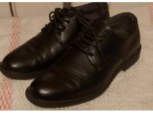 ox_sprzedam-eleganckie-buty-chlopiece-roz-37
