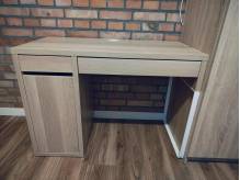 ox_biurko-ikea-mickey-brazowe-z-biala-noga