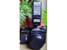 ox_aparat-fotograficzny-zenit-et-z-lampa-blyskowa
