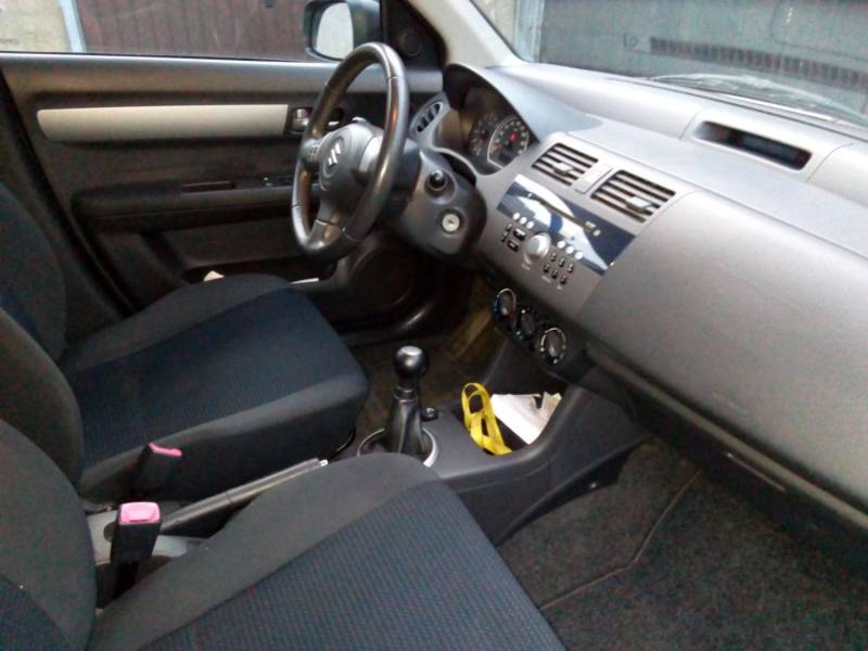 ox_suzuki-swift-2009-r-13-benzyna-5-drzw