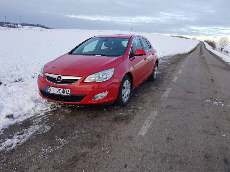 ox_opel-astra-j-16-116km4letni-lpg-duzo-zjec-i-filmy-prezentujace-auto