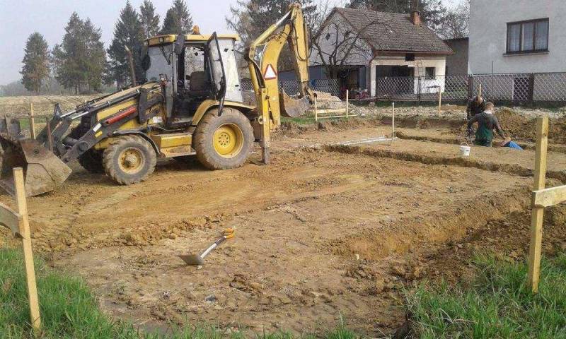 ox_roboty-ziemne-uslugi-koparko-ladowarka-wyburzenia-utwardzenie-koparka