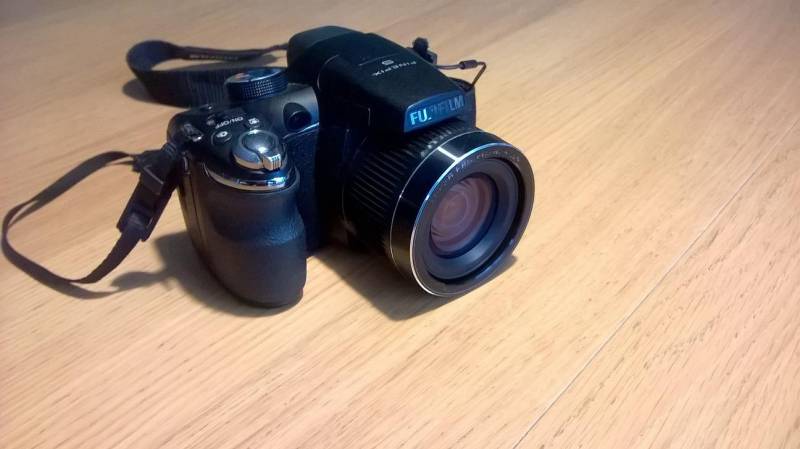 ox_aparat-foto-fuji-finepix-s4000