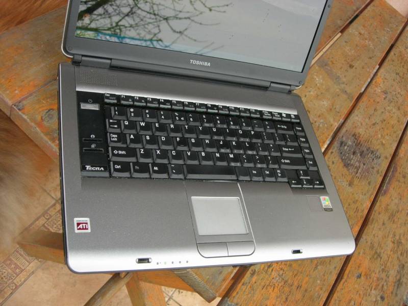ox_laptop-154-cala-toshiba-dobra-bateria