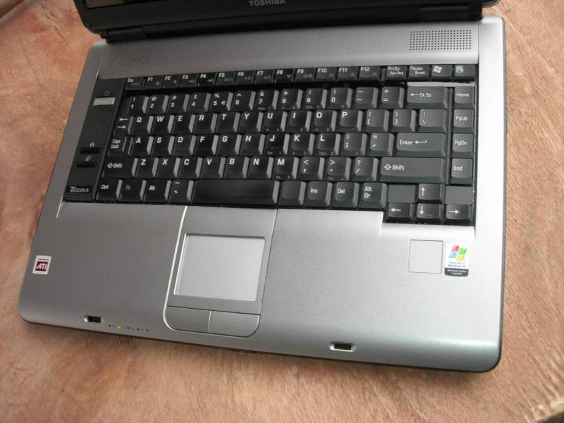 ox_laptop-154-cala-toshiba-dobra-bateria
