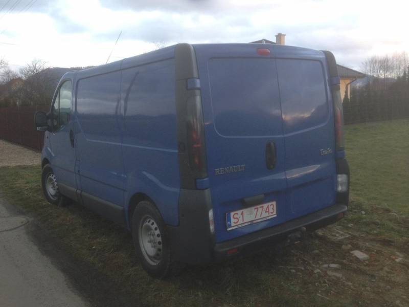 ox_renault-trafic-25dci-rok2005-przebieg-158tys-km