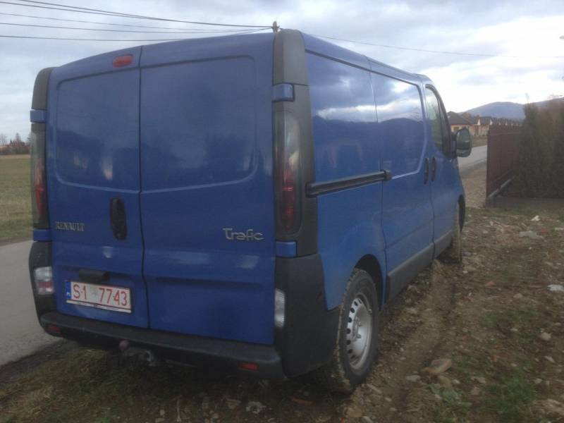 ox_renault-trafic-25dci-rok2005-przebieg-158tys-km