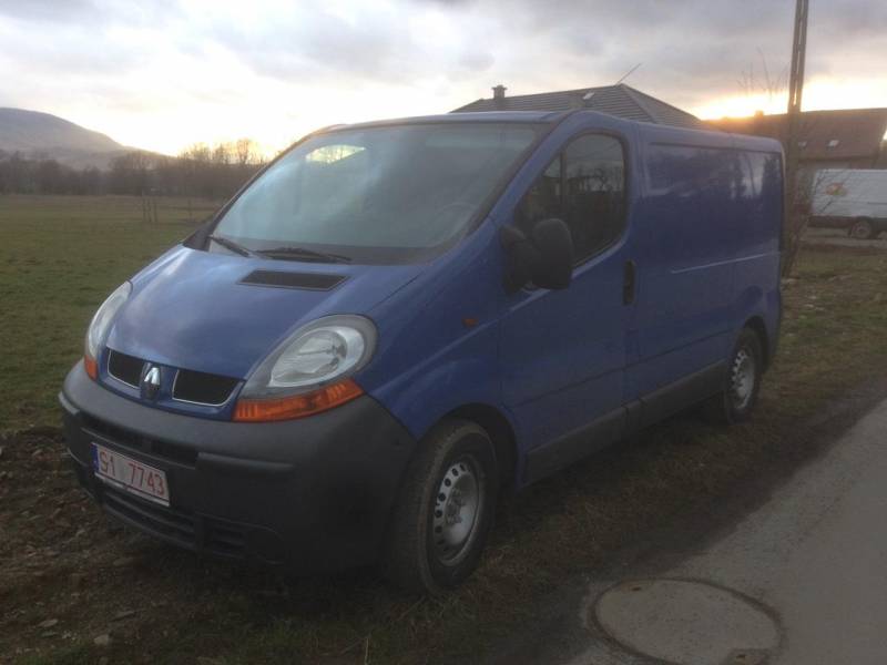 ox_renault-trafic-25dci-rok2005-przebieg-158tys-km