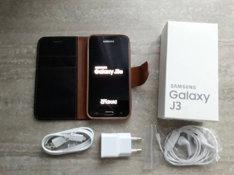ox_nowy-samsung-galaxy-j3-2x-etui-2x-szklo-hartowane
