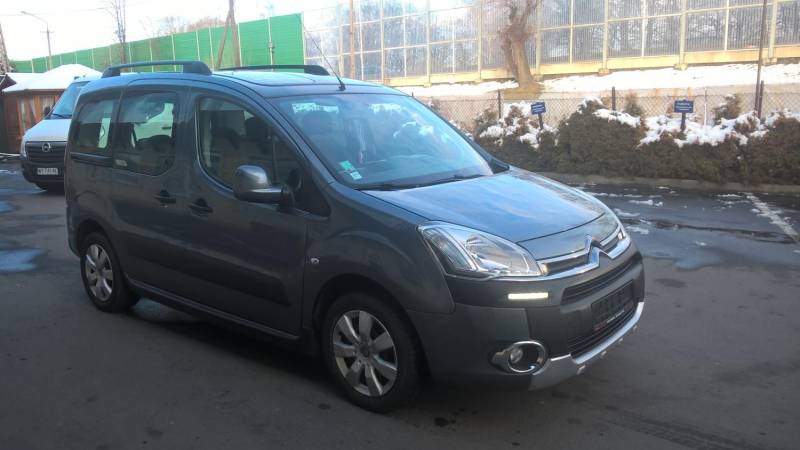 ox_citroen-berlingo-xtr-2012rok-16hdi-led