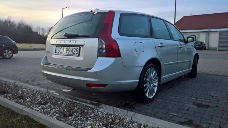 ox_sprzedam-volvo-v50-16-d-2008r