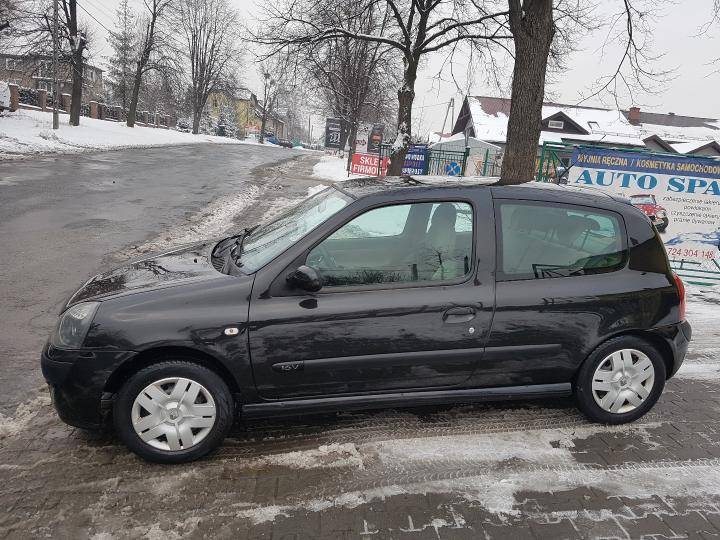 ox_renault-clio-lift-2002r12-16vklimatyzacjaczarnypiekny-stanokazja