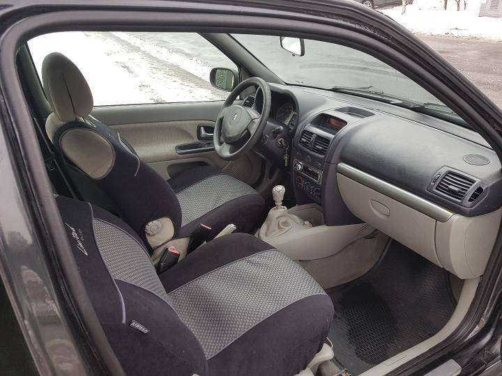 ox_renault-clio-lift-2002r12-16vklimatyzacjaczarnypiekny-stanokazja