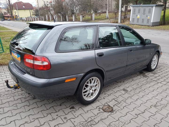 ox_volvo-v402003rlift19-diesel-115kmnavialumyklimatronikokazja