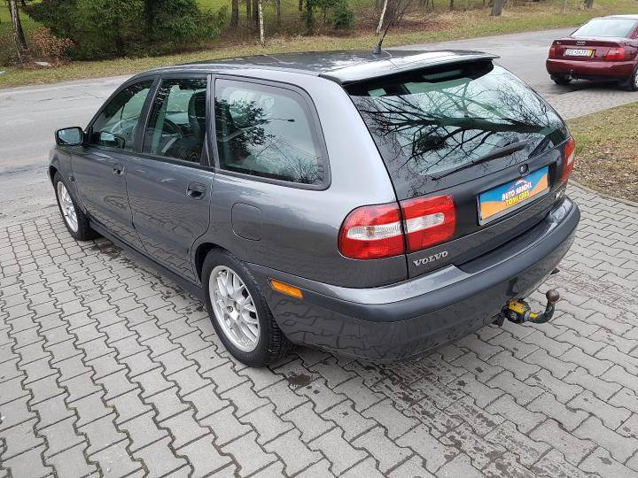 ox_volvo-v402003rlift19-diesel-115kmnavialumyklimatronikokazja