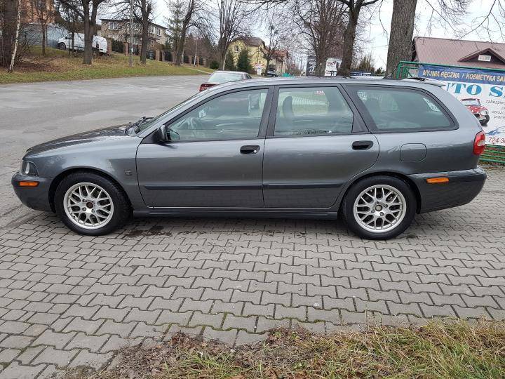 ox_volvo-v402003rlift19-diesel-115kmnavialumyklimatronikokazja