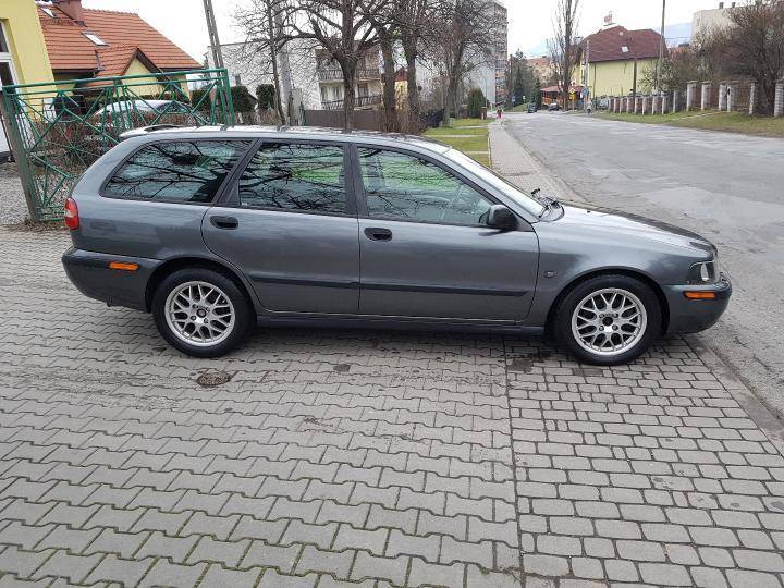ox_volvo-v402003rlift19-diesel-115kmnavialumyklimatronikokazja
