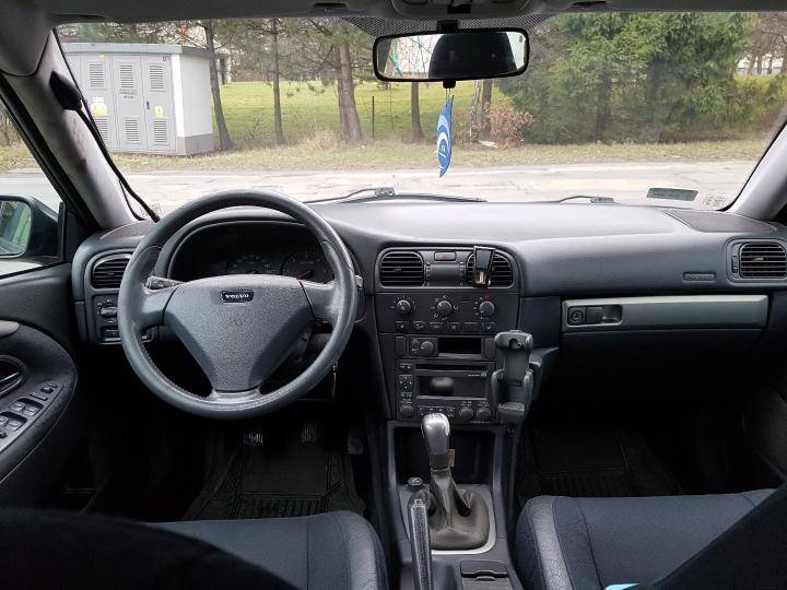 ox_volvo-v402003rlift19-diesel-115kmnavialumyklimatronikokazja