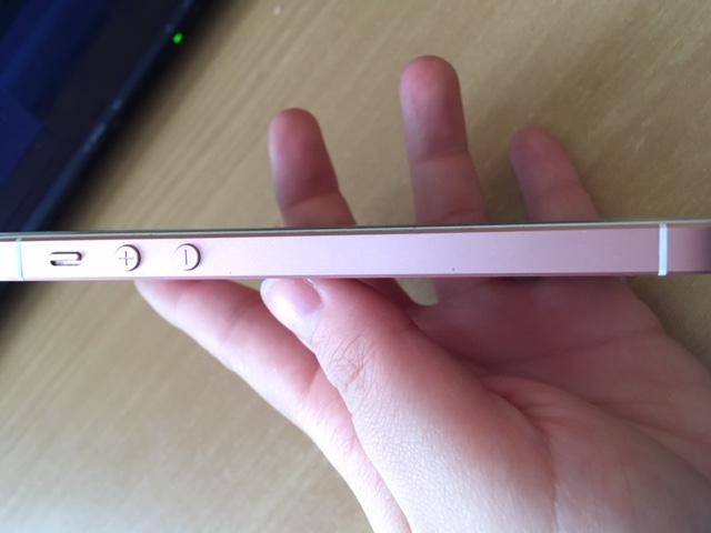 ox_iphone-se-16gb-rozowy-rose-gold