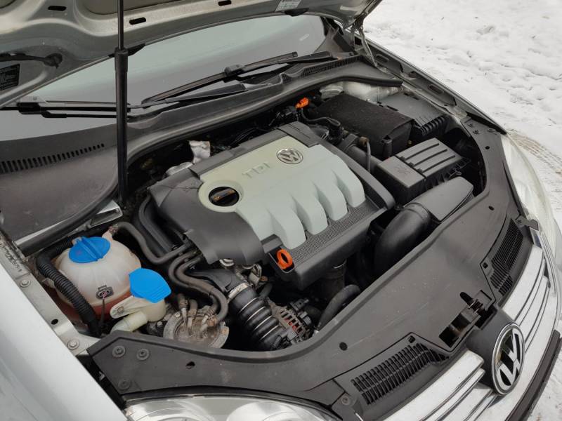ox_volkswagen-golf-v-kombi-2009r-19tdi