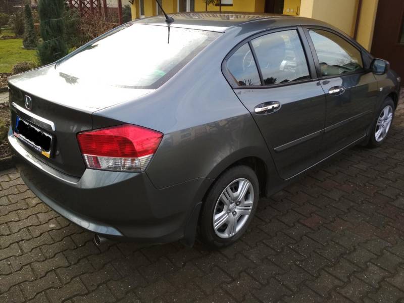 ox_sprzedam-honda-city-1339-rocznik-2009