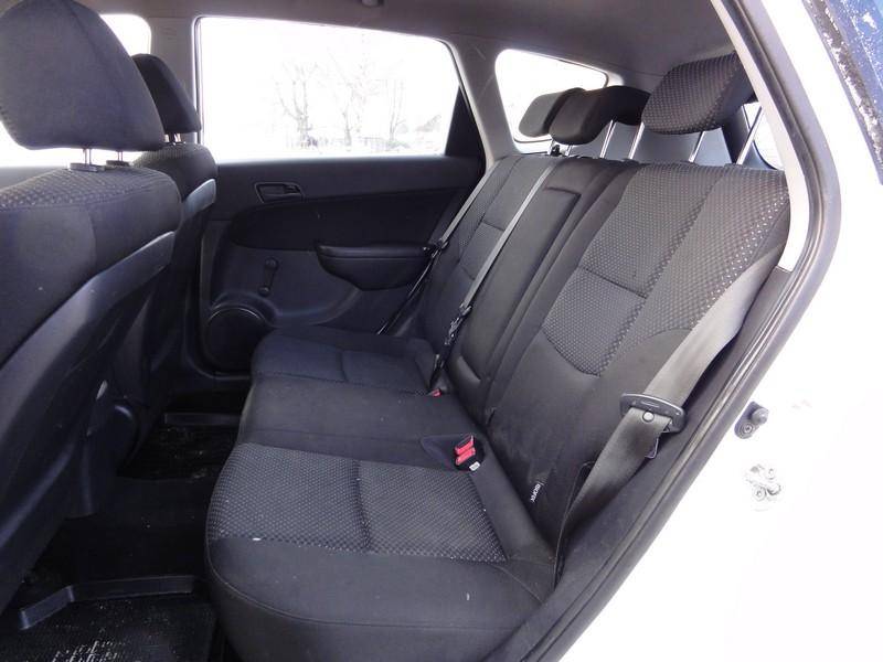 ox_hyundai-i30-lift-14-benzyna-28-xii-2011-r-klimatyzacja-lub-zamiana