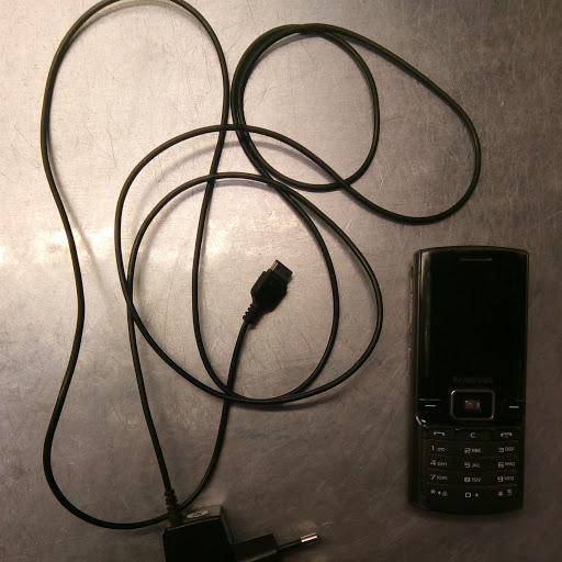 ox_telefon-komorkowy-samsung-sgh-d780