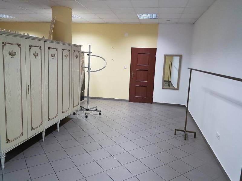 ox_skoczow-centrum-do-wynajecia-lokal-handlowo-uslugowy