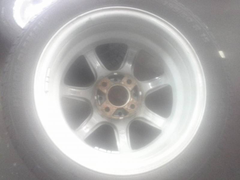 ox_alufelgi-z-oponami-letnimi-ford-fiesta-14-roku