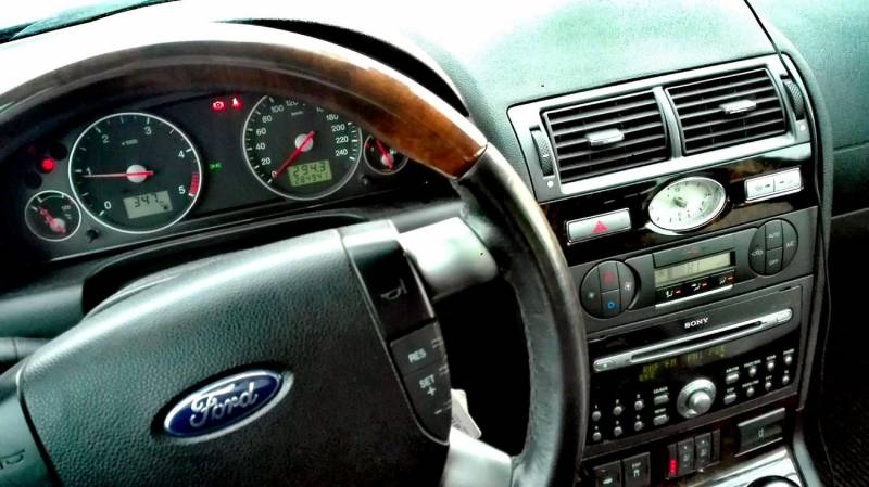 ox_ford-mondeo-wersja-ghia-najbogatsza-2003-20-tdci-130-km