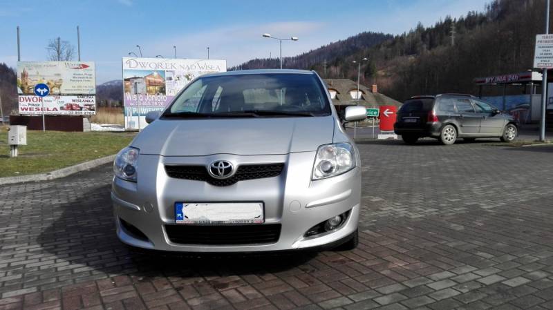 ox_sprzedam-toyote-auris